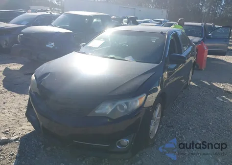 2013 Toyota Camry Se z USA, uszkodzony, nr VIN 4T1BF1FK6DU692040